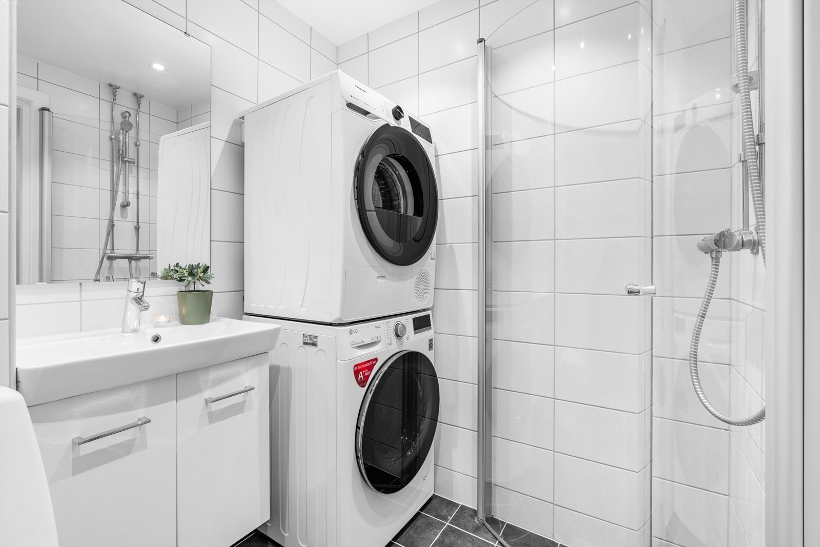Badet ble modernisert i regi av borettslaget i perioden 2011-2014, da også vann- og avløpsrør ble skiftet. Galleribilde