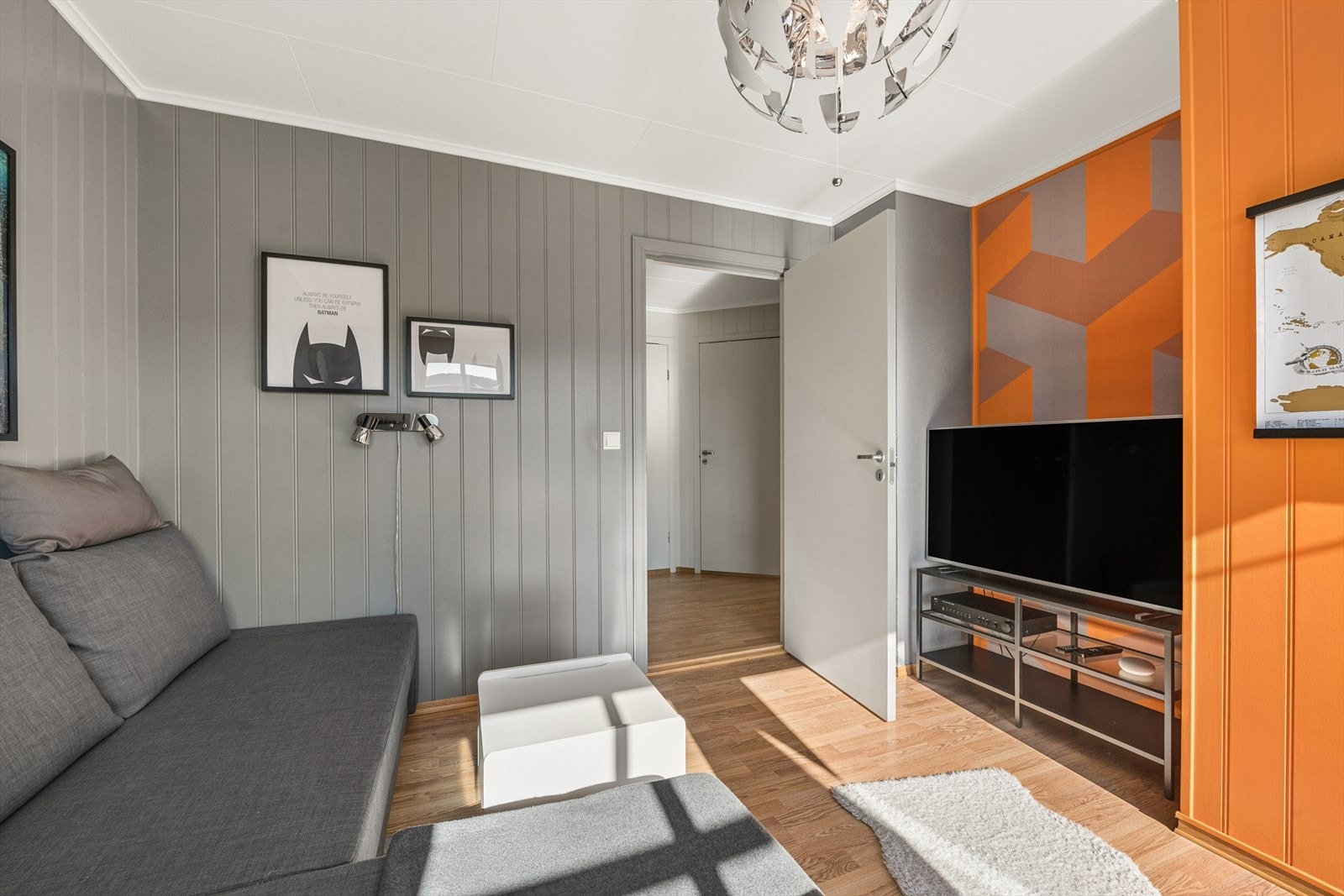 Rommenes størrelse gir et allsidig brukspotensial, og de kan fint innredes som barnerom, gjesterom, walk-in-closet eller hjemmekontor. Galleribilde