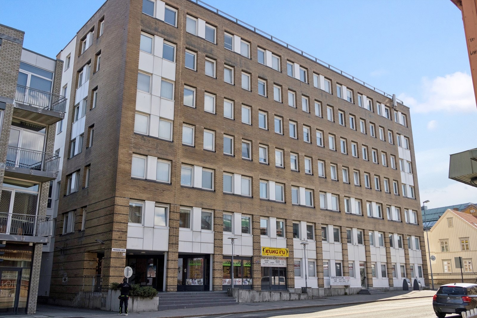 Leiligheten ligger i toppetasjen (7.etg) og har enkel adkomst via heis. Galleribilde