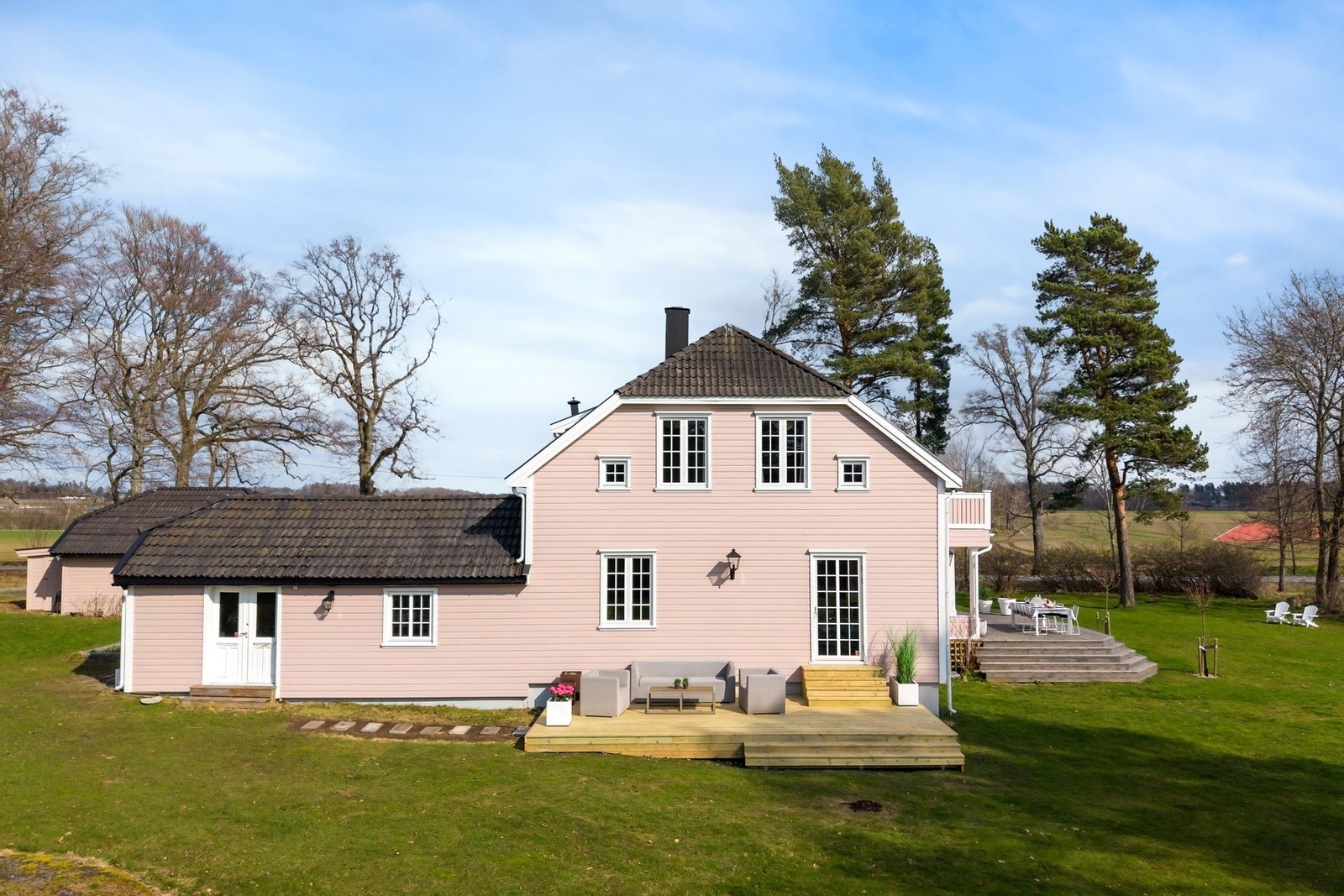 Boligen har stått på sin plass siden 1917, og er på hele 536 m² Galleribilde