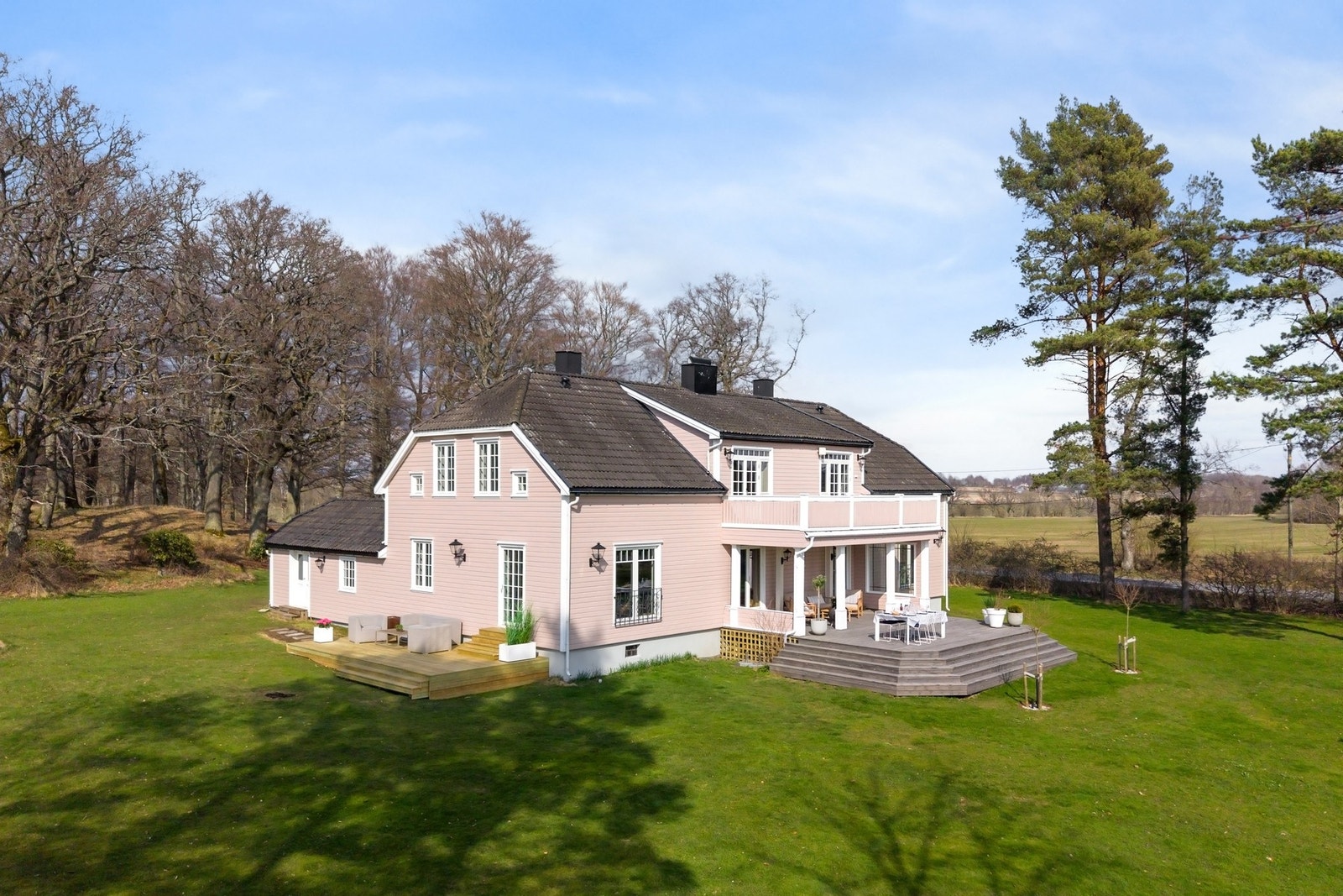 Vakkert hus med mye historie rundt seg Galleribilde