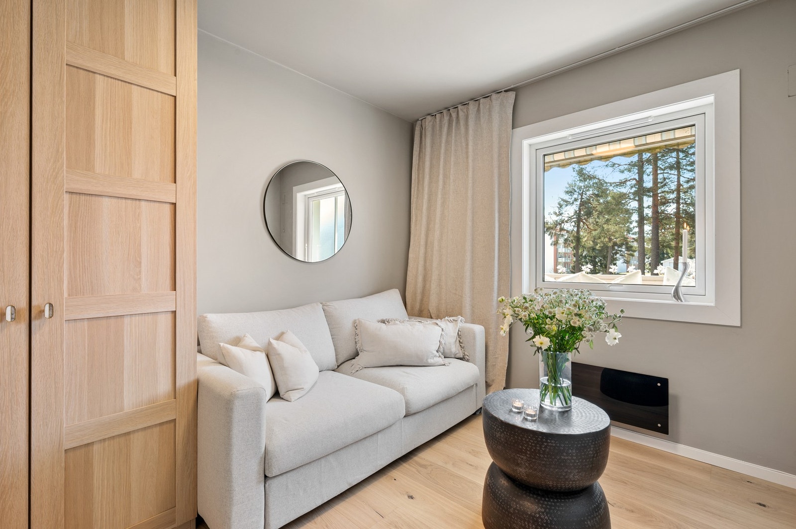 Soverom 2 - fleksibelt rom med flere bruksmuligheter, perfekt som barnerom eller kontor. Galleribilde