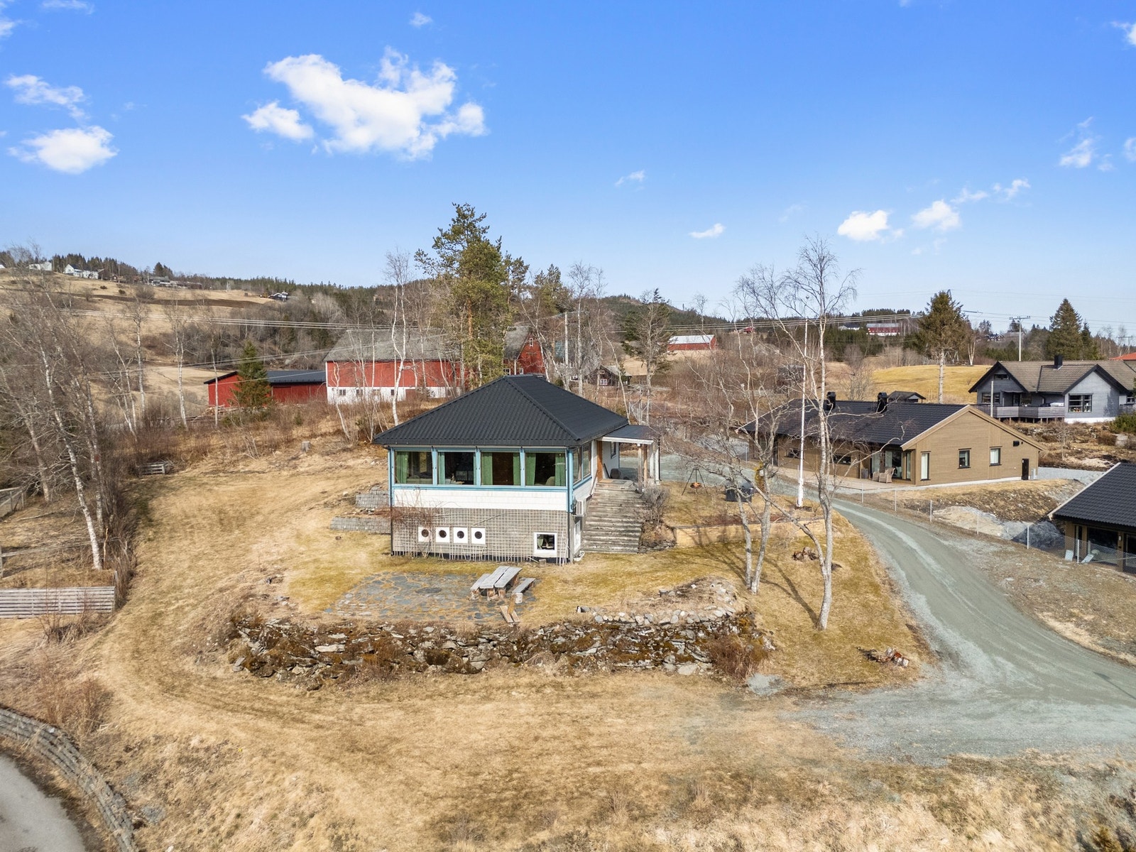 Boligfeltet er et rolig og barnevennlig område med mange turmuligheter Galleribilde