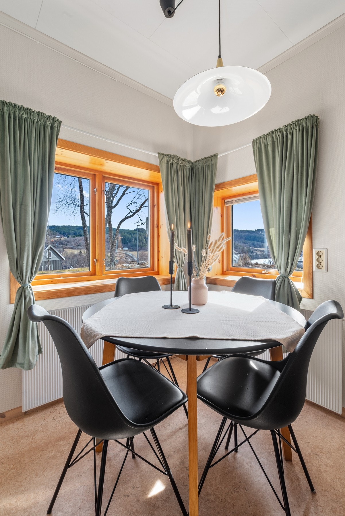 Her kan du nyte morgenkaffen med fantastisk utsikt Galleribilde