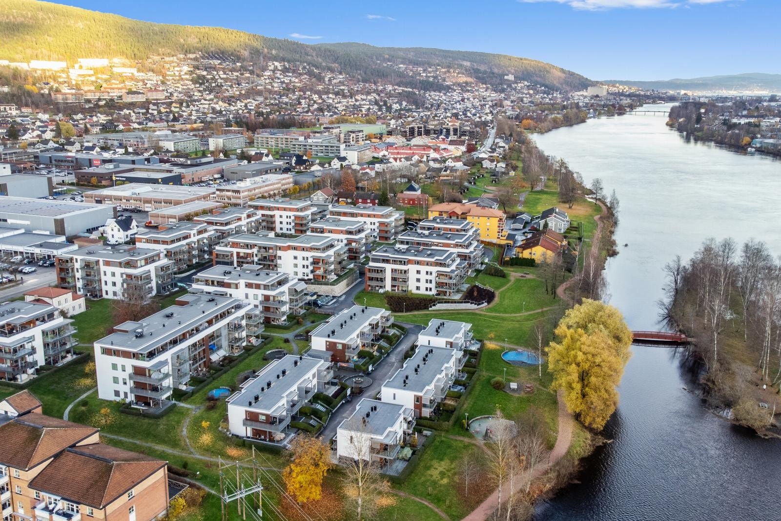 Pålsøya Park er ferdig utbygget med 220 boliger | området er grensende til den vakre elvepromenaden Galleribilde