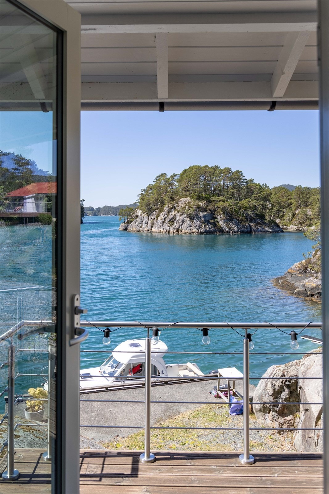 Fra stuen er det direkte utgang til terrasse. Galleribilde