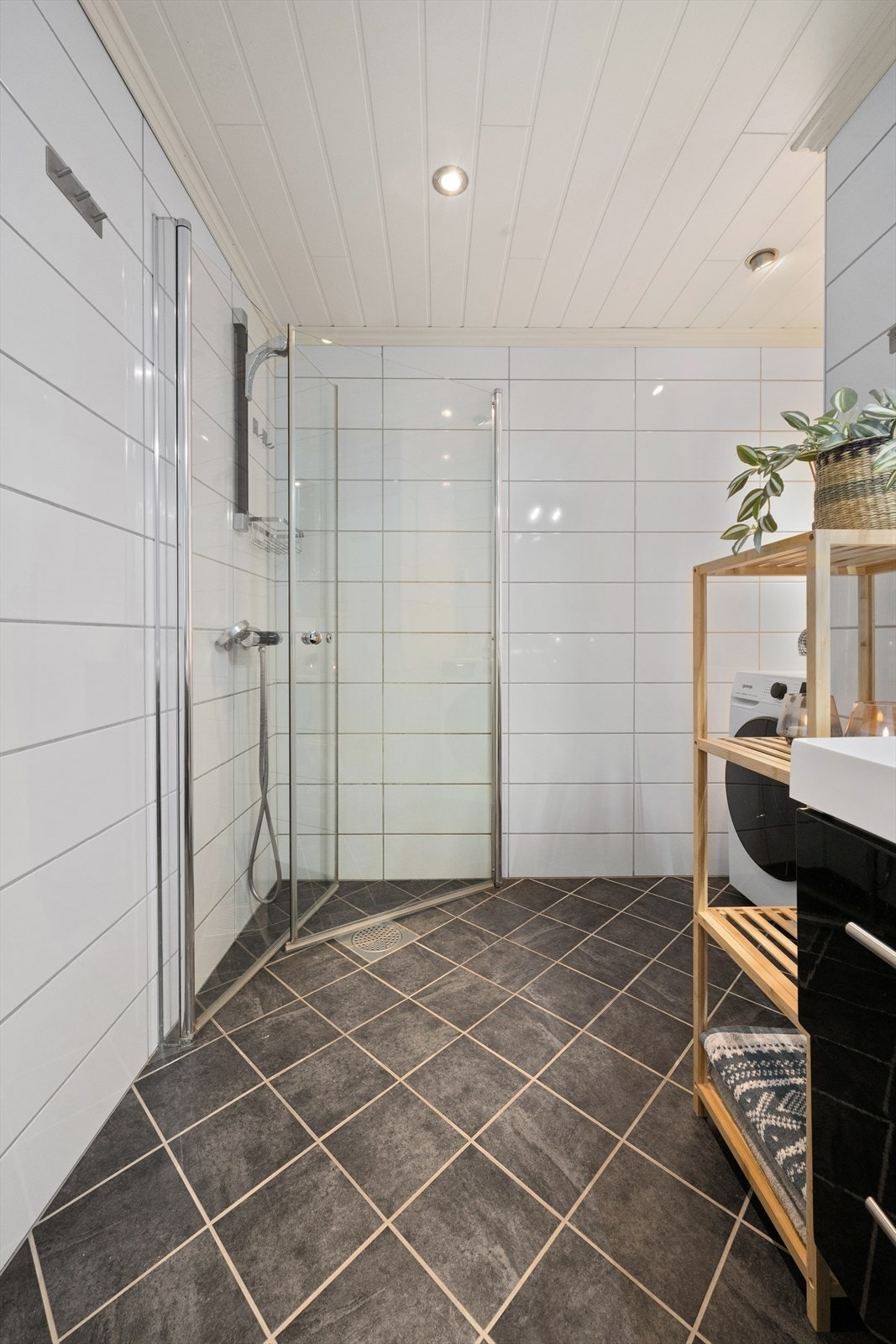 Badet har opplegg til vaskemaskin. Galleribilde