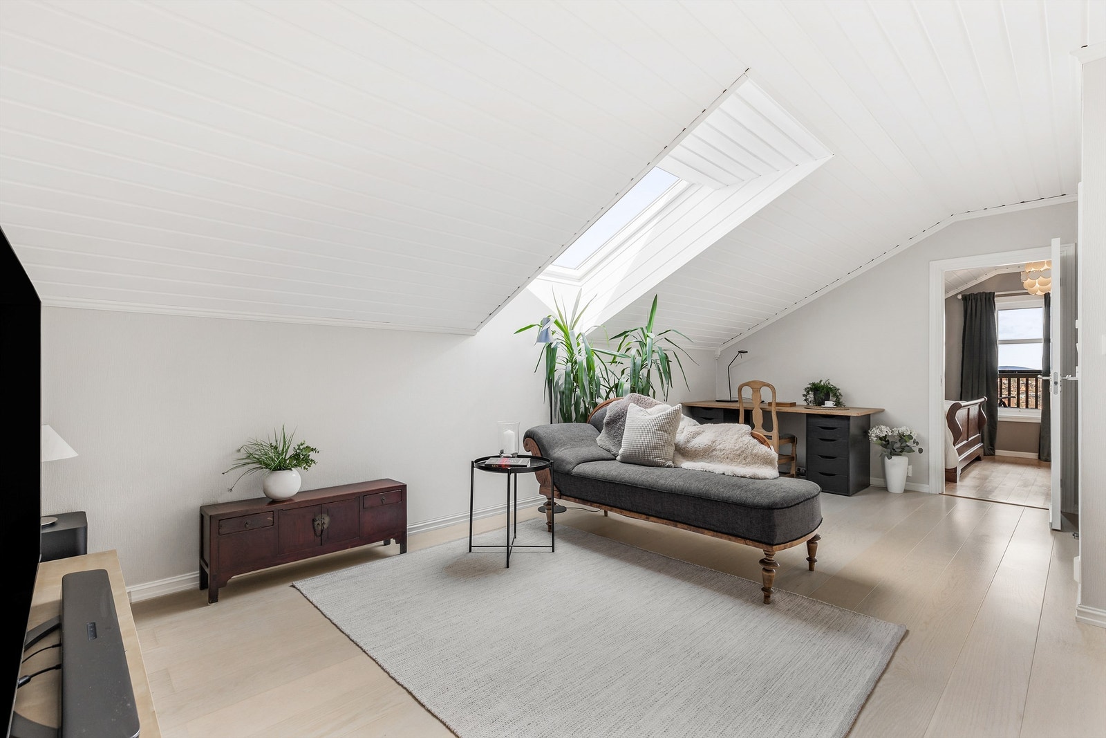 Takvindu for lys og lufting. Galleribilde
