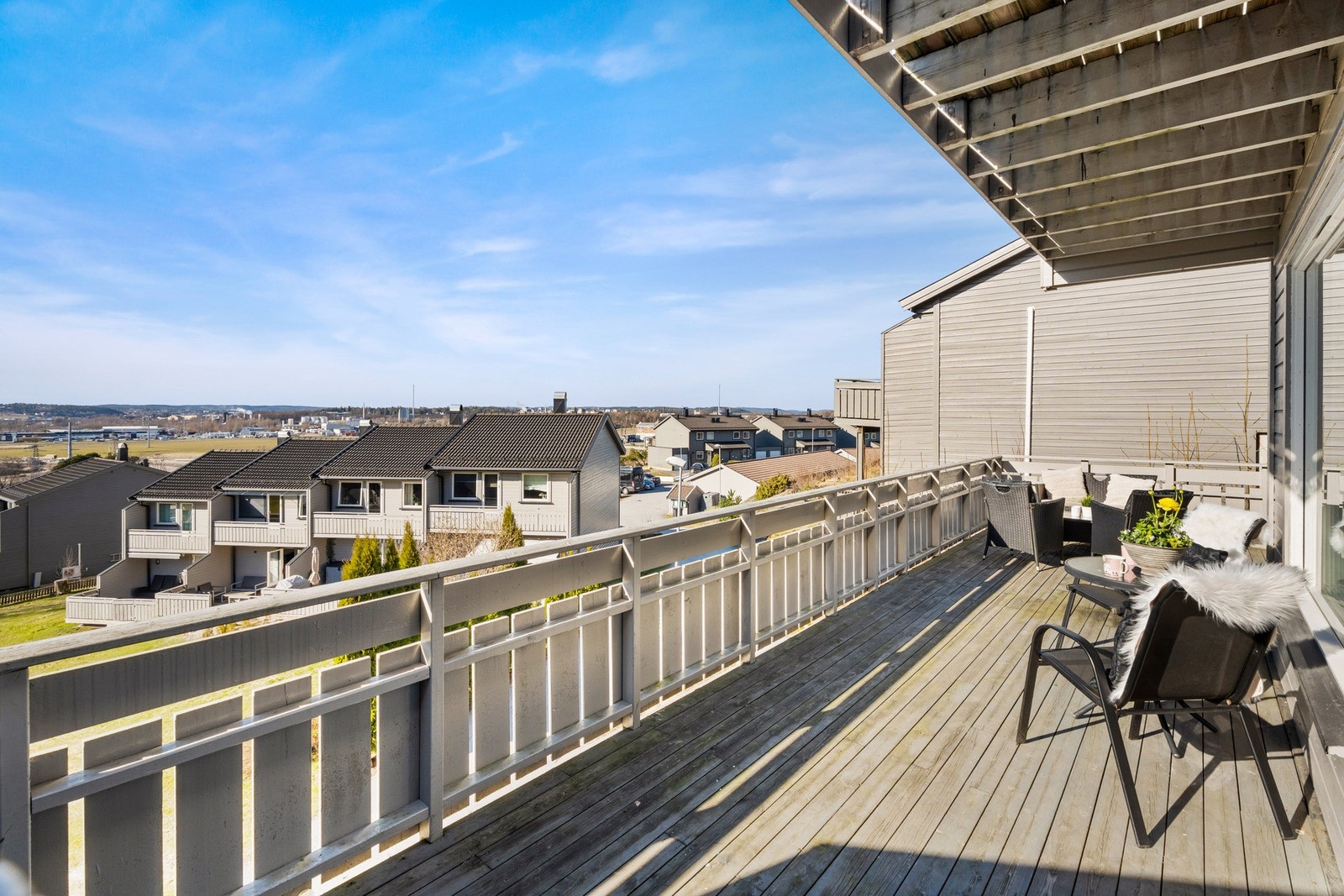 Her nyter man fine sommerkvelder! Galleribilde
