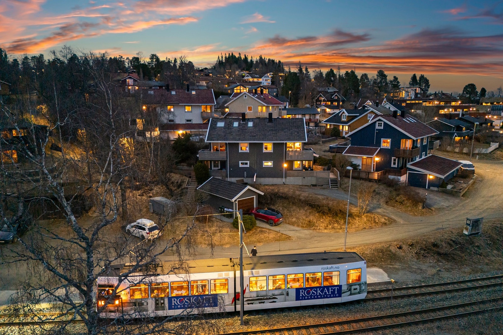 Storhaugen er meget populær. Trikken frakter deg komfortabelt til midtbyen. Foretrekker du buss, er den bare 2 min fra egen inngangsdør. Galleribilde