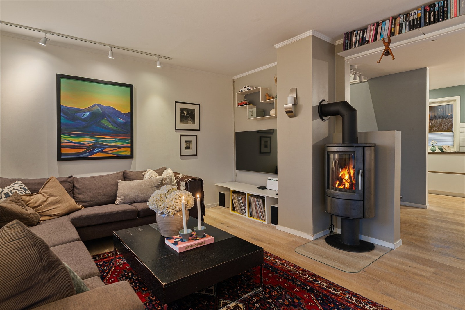 Den koselige peisovnen gir maksimal hygge på mørke høst- og vinterkvelder. Galleribilde