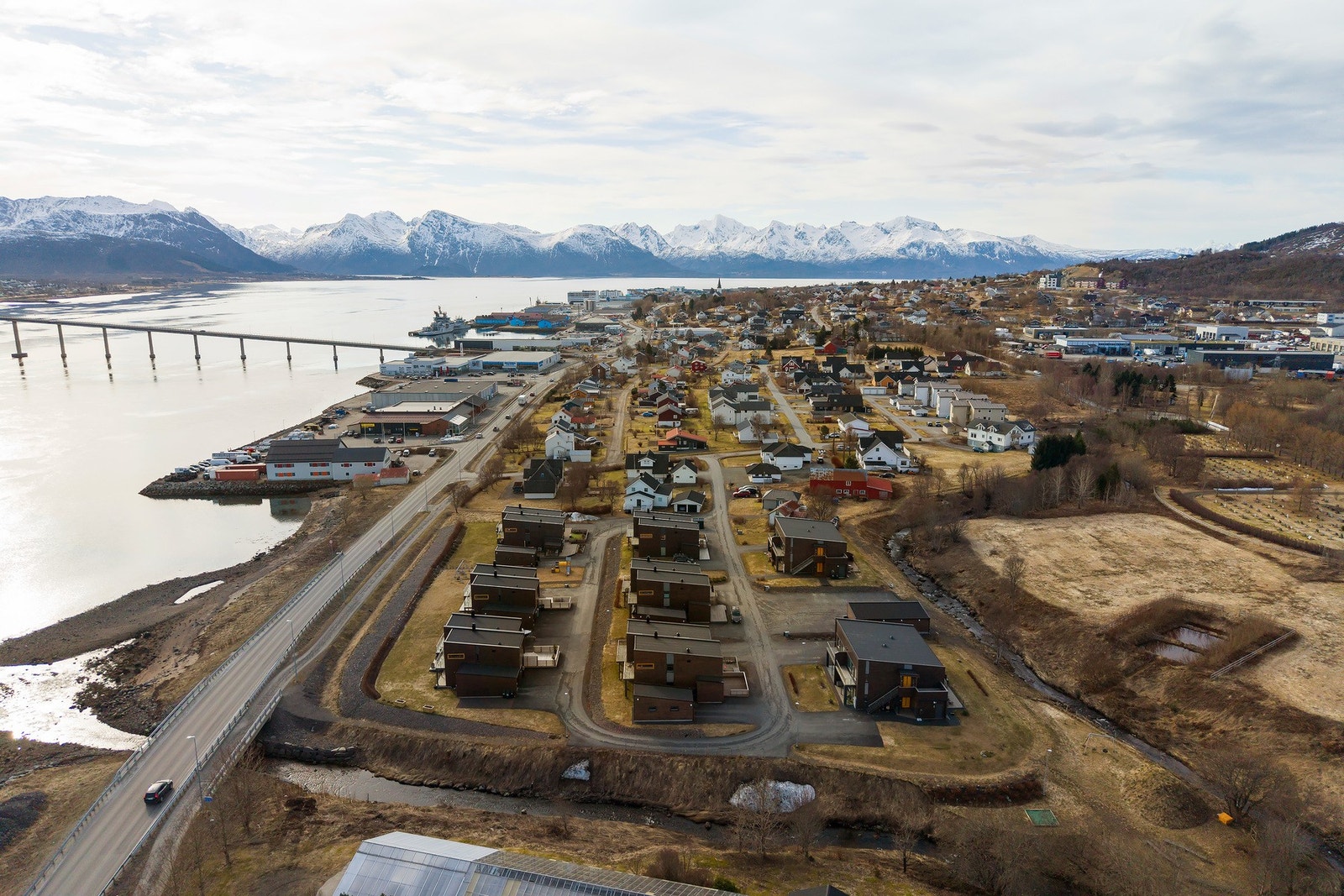 Fra eiendommen er det kort vei inn til Sortland sentrum med alle byens tilbud Galleribilde
