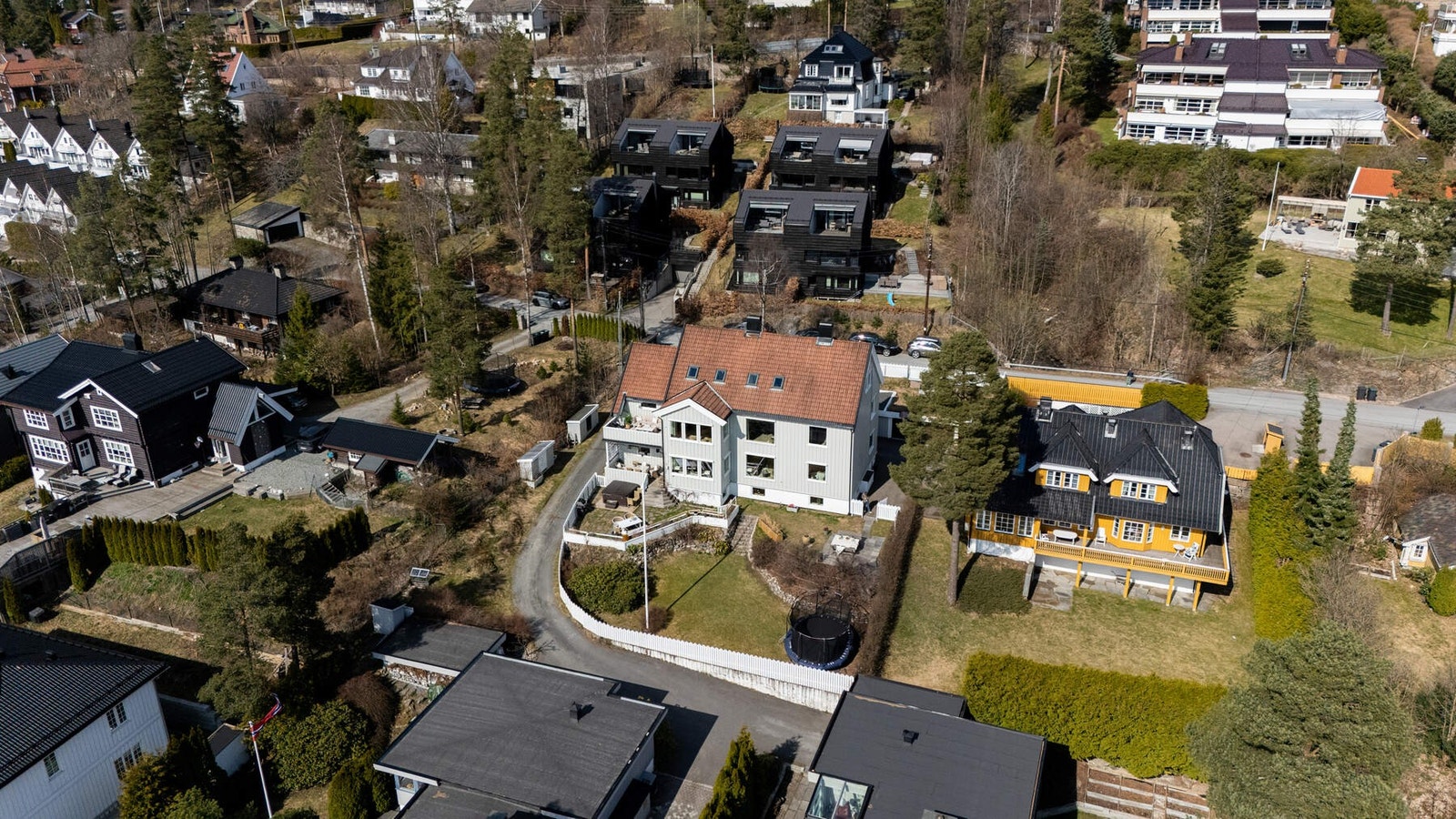 Her kombineres nærhet til marka med kort vei til byliv og alle nødvendige servicetilbud. Galleribilde