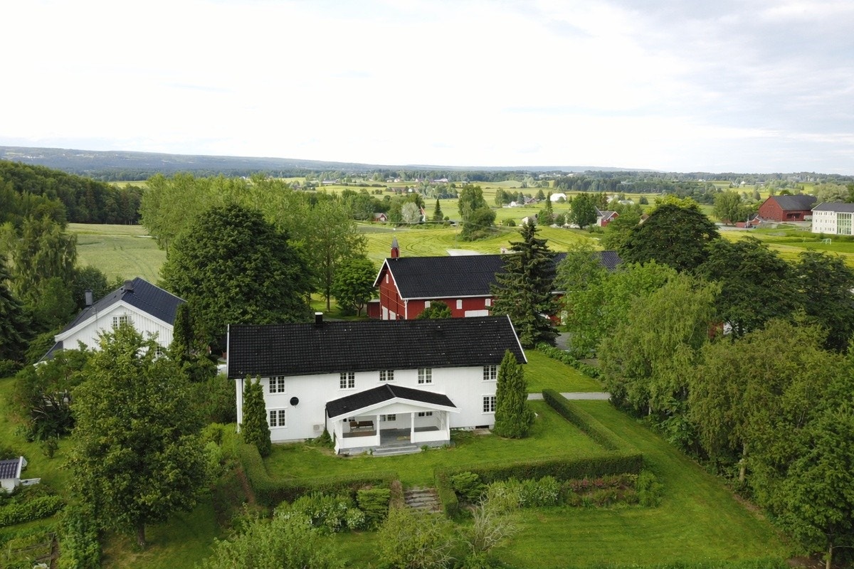Hybler i gårdens føderrådsbygning Galleribilde