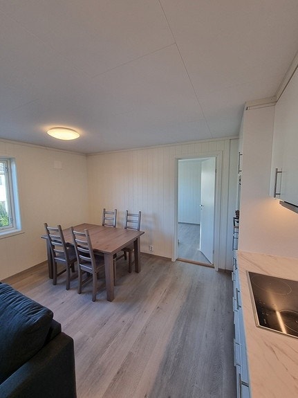 Spisegruppe i kjøkkenhjørne. Galleribilde