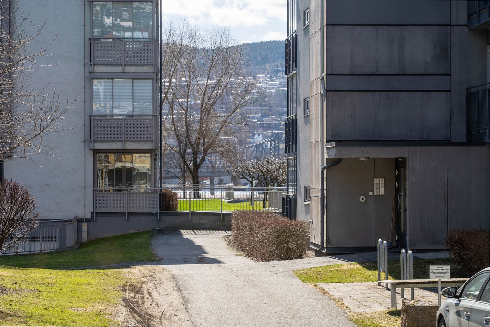 Flott utsikt ned mot Drammenselva. Galleribilde