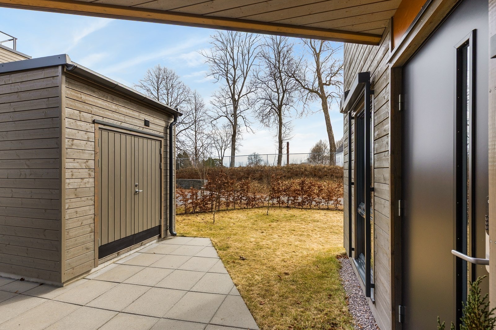 Her har boligen også en frittliggende utebod på 4 kvm. Boden har innlagt strøm. Galleribilde