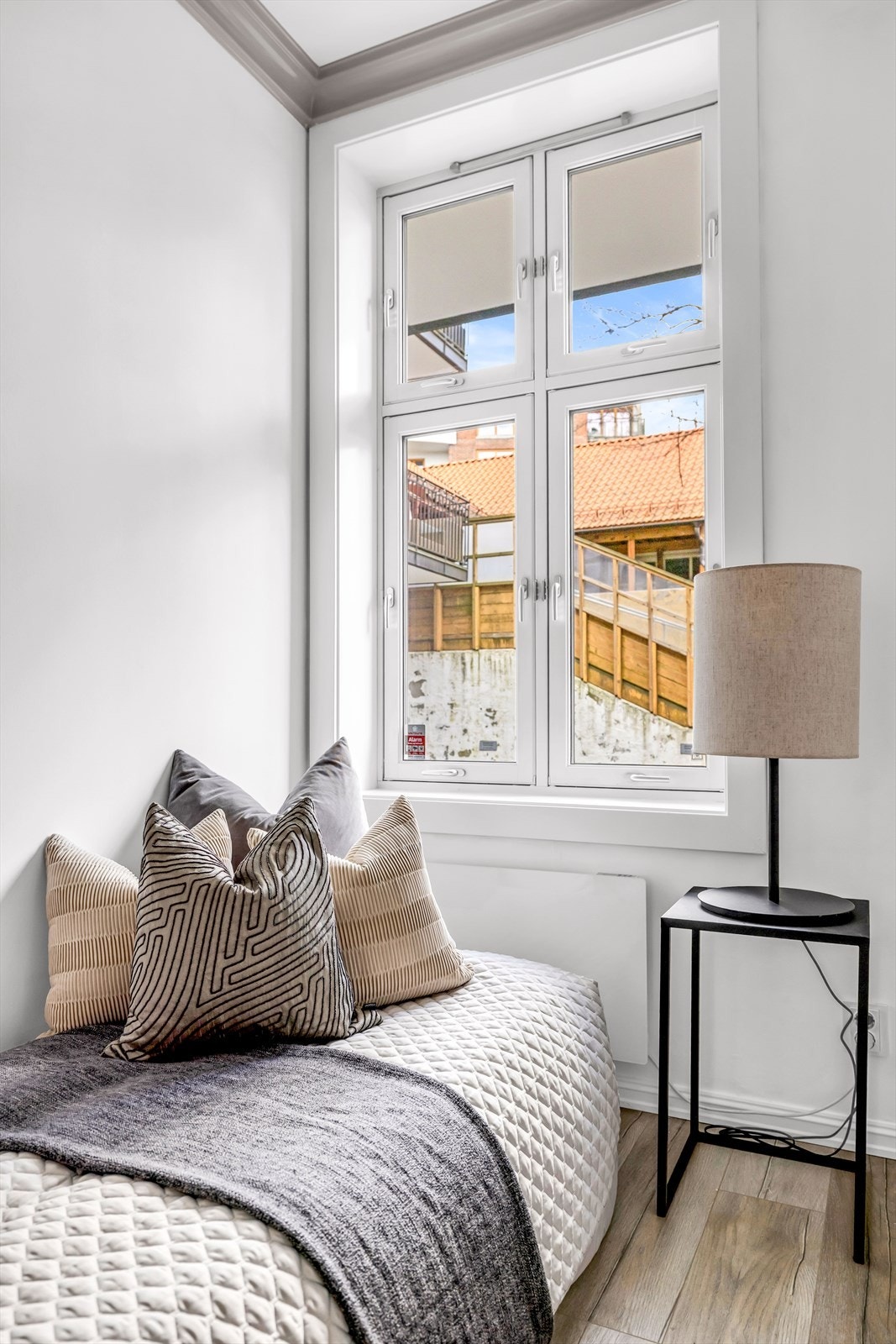 Vinduet slipper inn godt med naturlig lys. Galleribilde