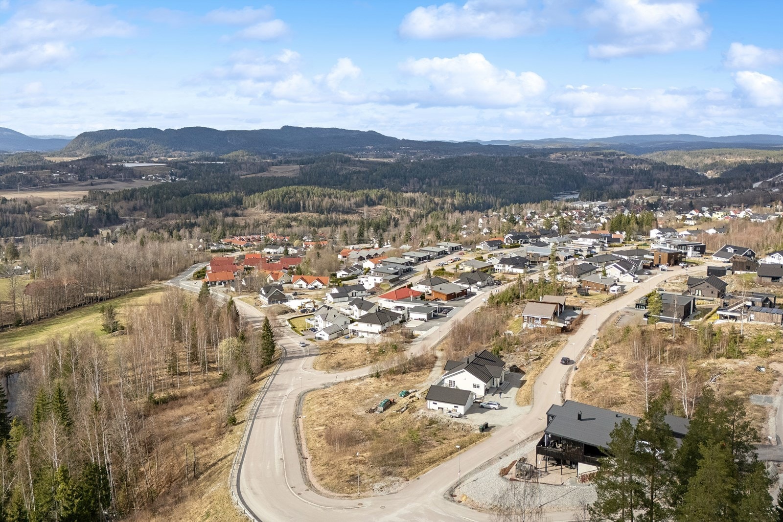 Tomter i dette feltet kan ha garasje og 3 biloppstillingsplasser pr. bolig. Galleribilde