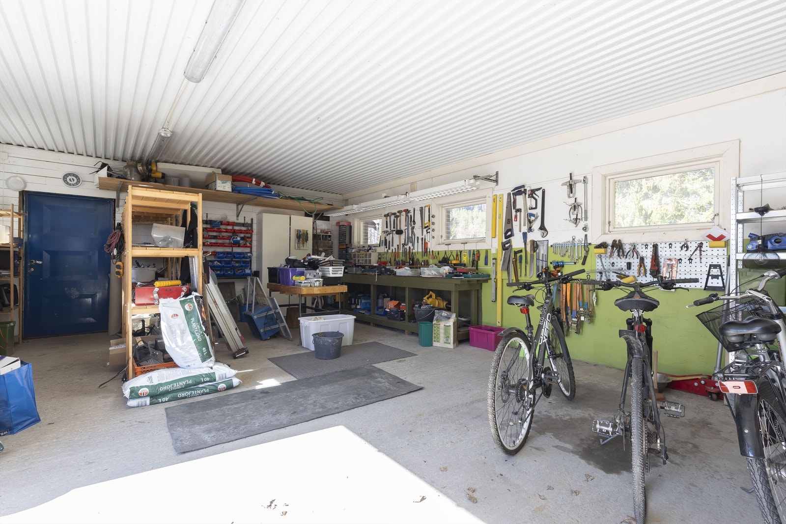 Oppbevarings- og arbeidsområde. Galleribilde