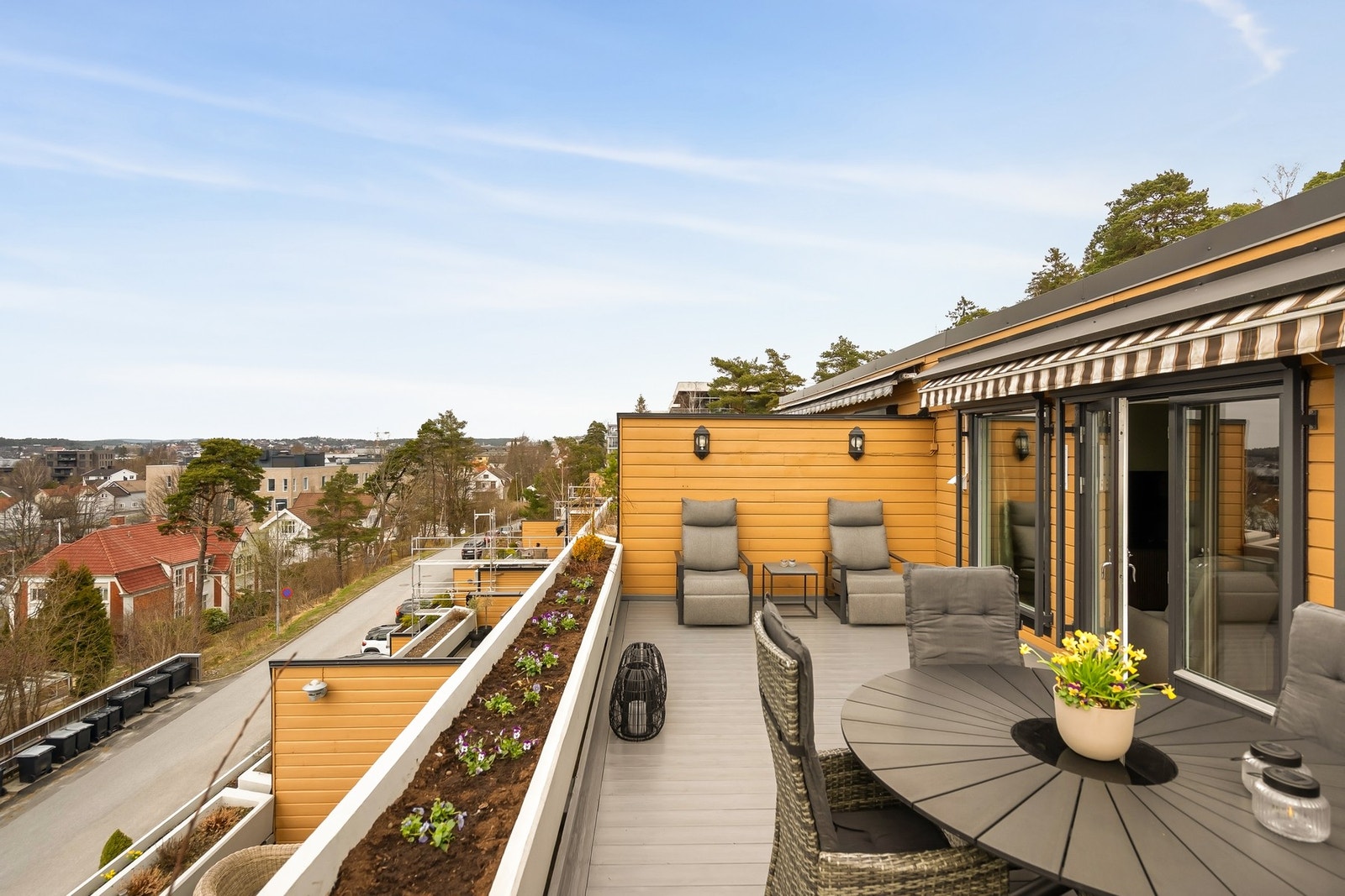 Dette er en selveierleilighet som ligger i en meget populær terrasseblokk rett ved Kulåsparken. Galleribilde