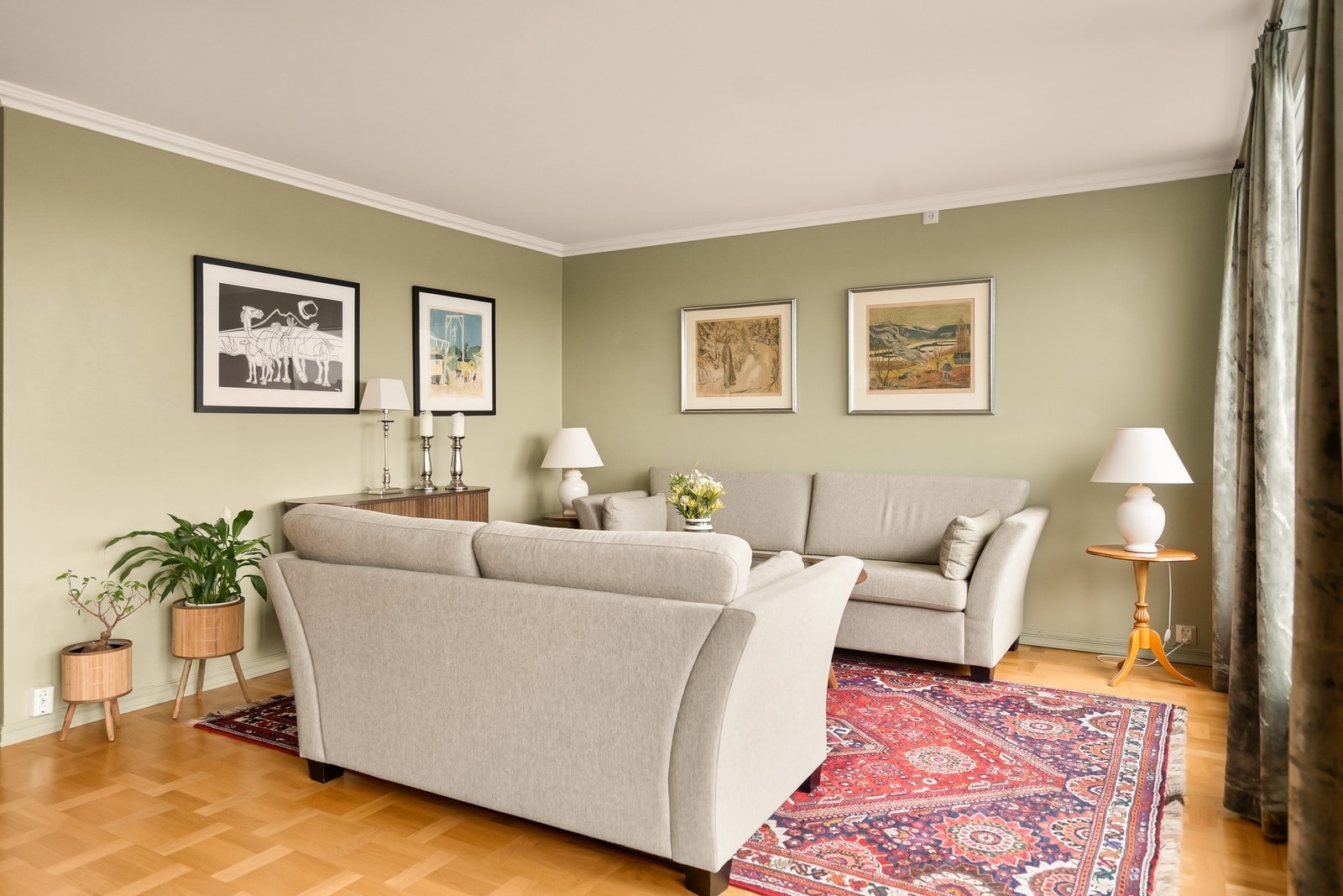 Plass til en romslig sofagruppe. Galleribilde