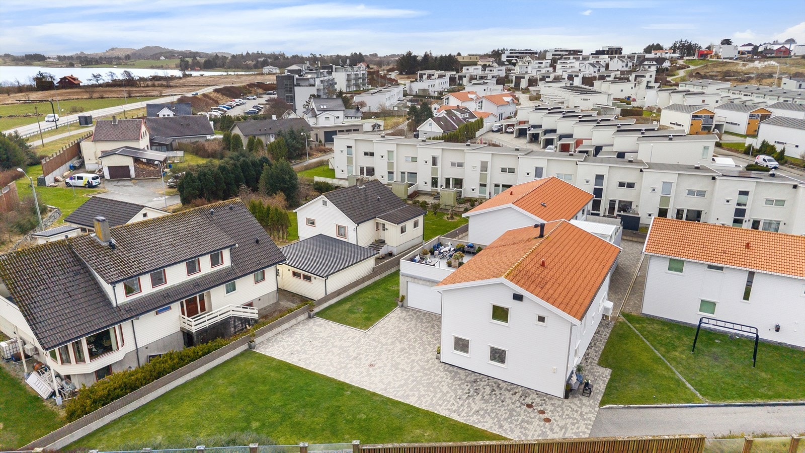 Området er kjent for høy botrivsel, samt rolige og trygge omgivelser. Galleribilde