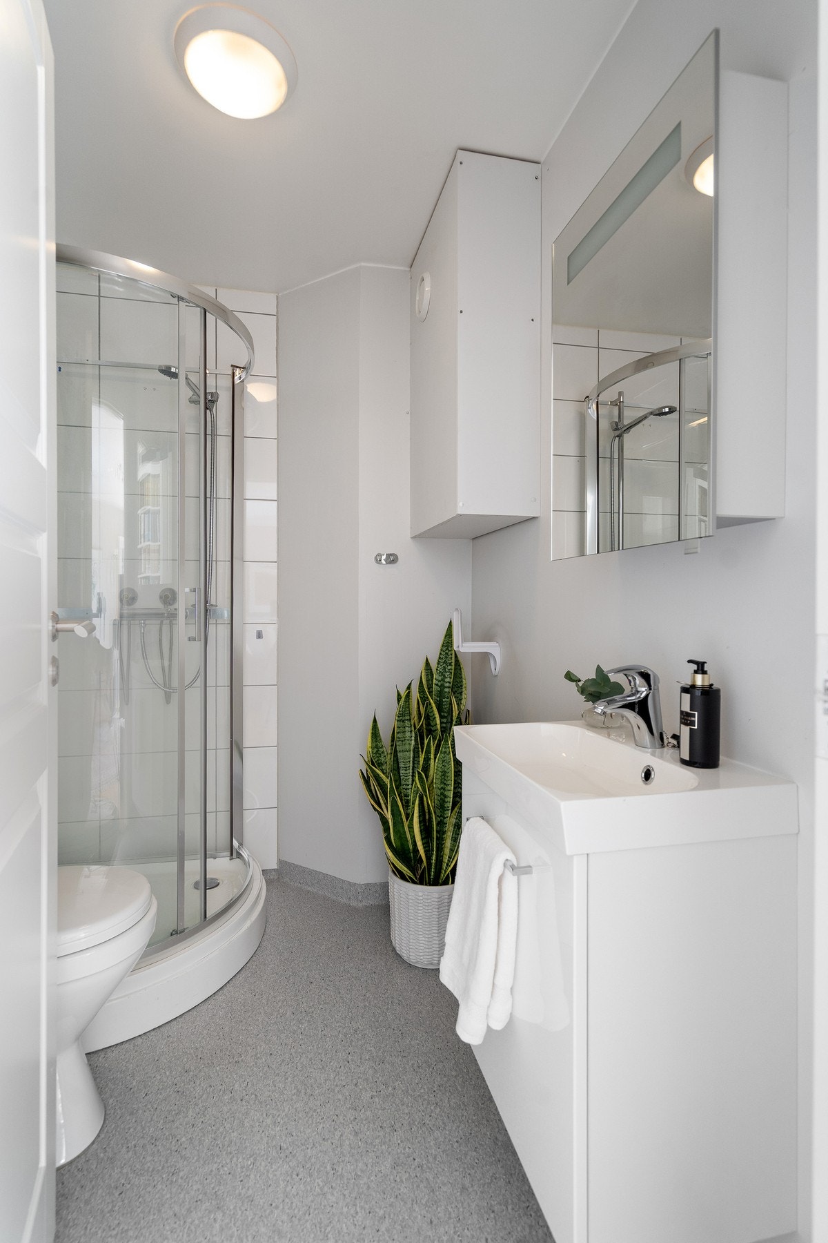 Badet i denne etasjen er meget kjekt (ikke omsøkt fra bod) Galleribilde