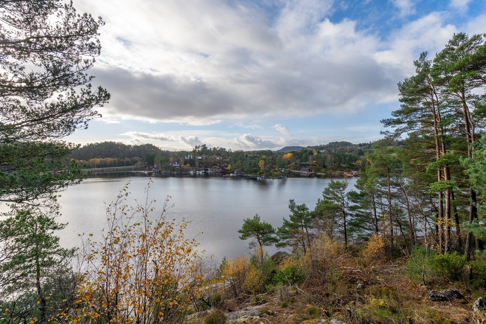 Usjenert og idyllisk beliggenhet Galleribilde