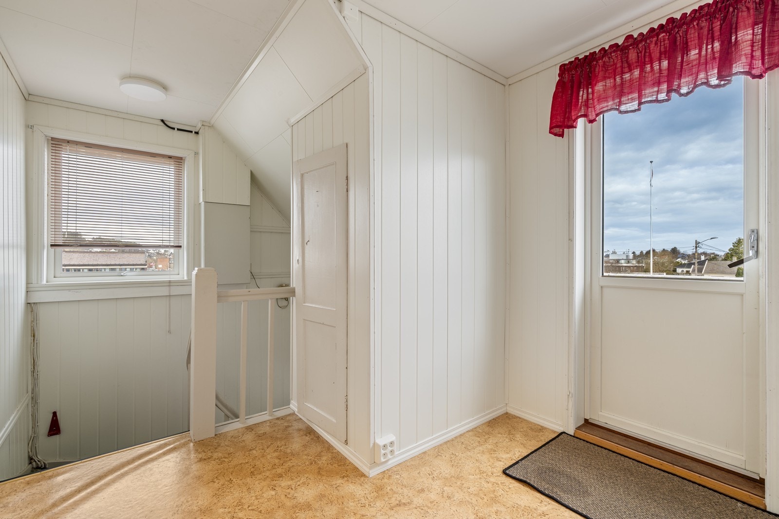 Direkte adgang til veranda av god størrelse - med hagestue. Galleribilde