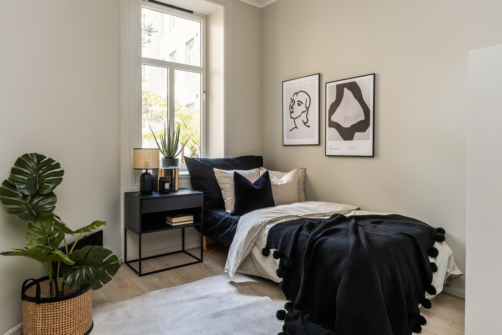 Soverommet vender ut mot bakgård. Galleribilde