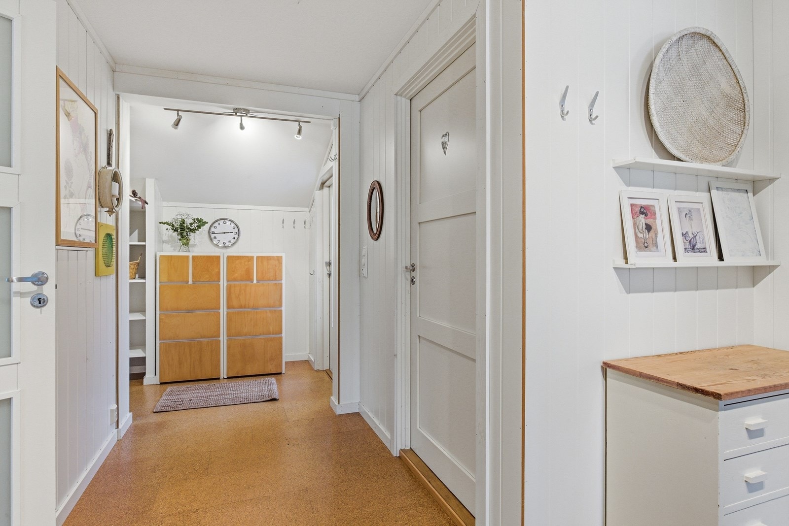 Inngangspartiet i hovedetasjen ønsker velkommen inn! Galleribilde
