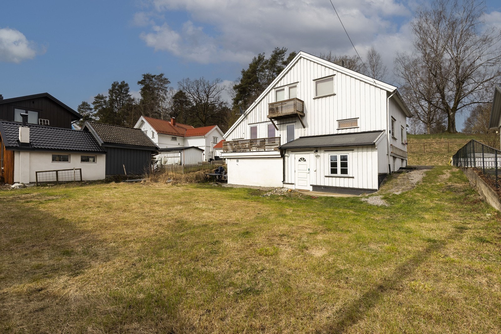 Egen inngang til kjelleretasjen Galleribilde
