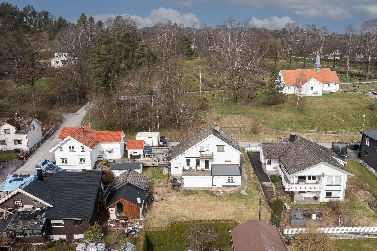 Hel horisontaldelt tomannsbolig Galleribilde