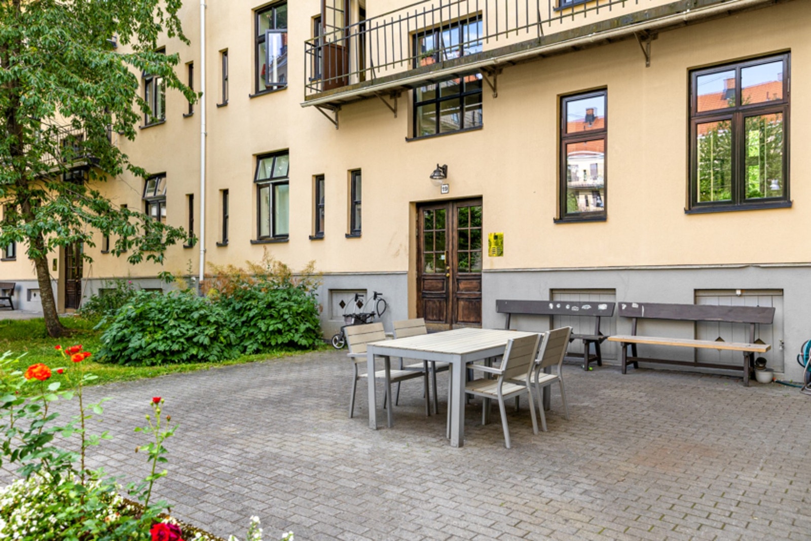 På sommerstid trenger man ikke å gå langt for å trekke ut i solen og nye idylliske grøntarealer. Galleribilde