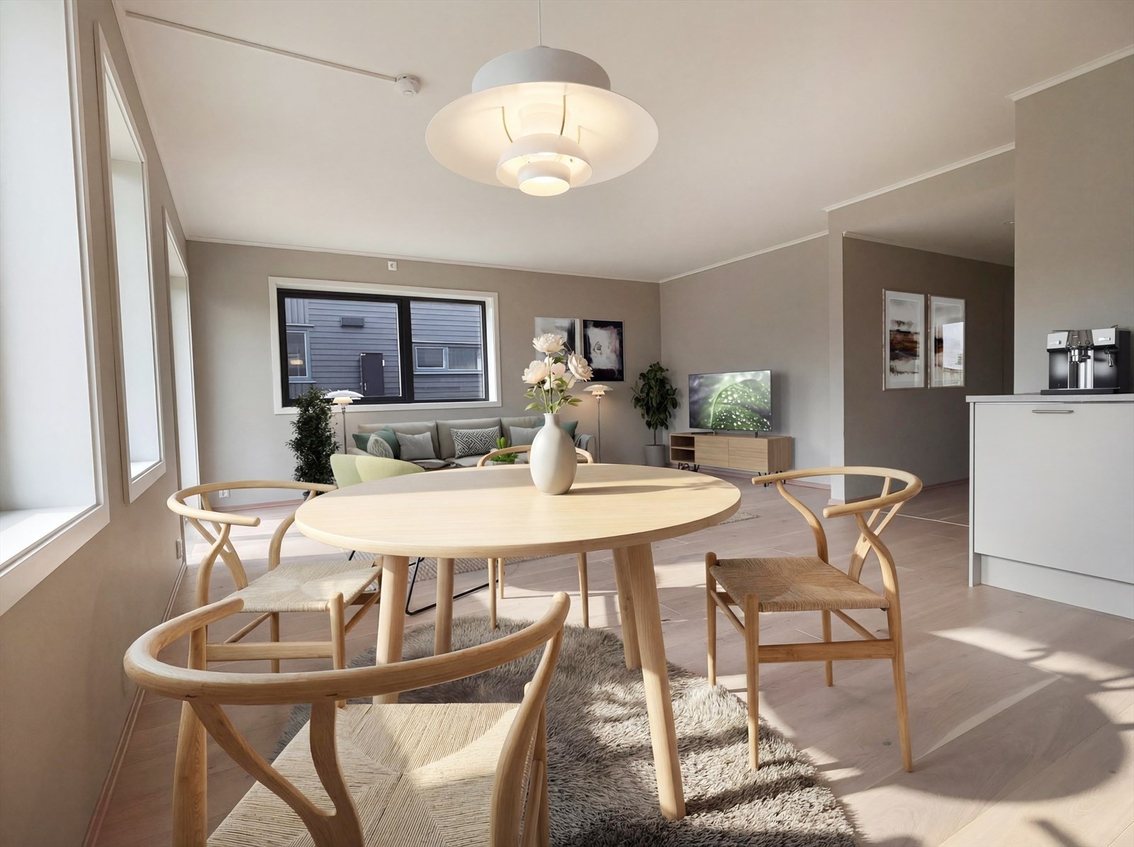 Stuen er pent utformet, med en praktisk planløsning som gjør det lett å møbelere. Galleribilde