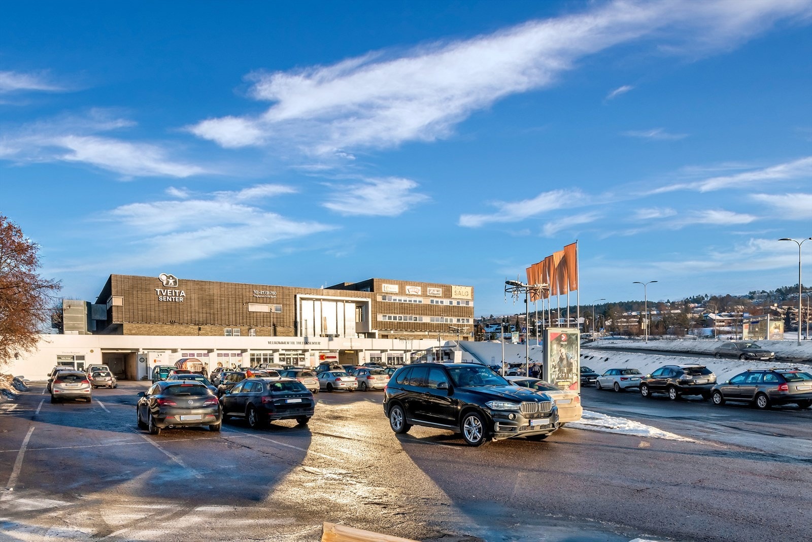 Tveita senter med en rikt utvalg av butikker ligger i gangavstand fra boligen. Galleribilde