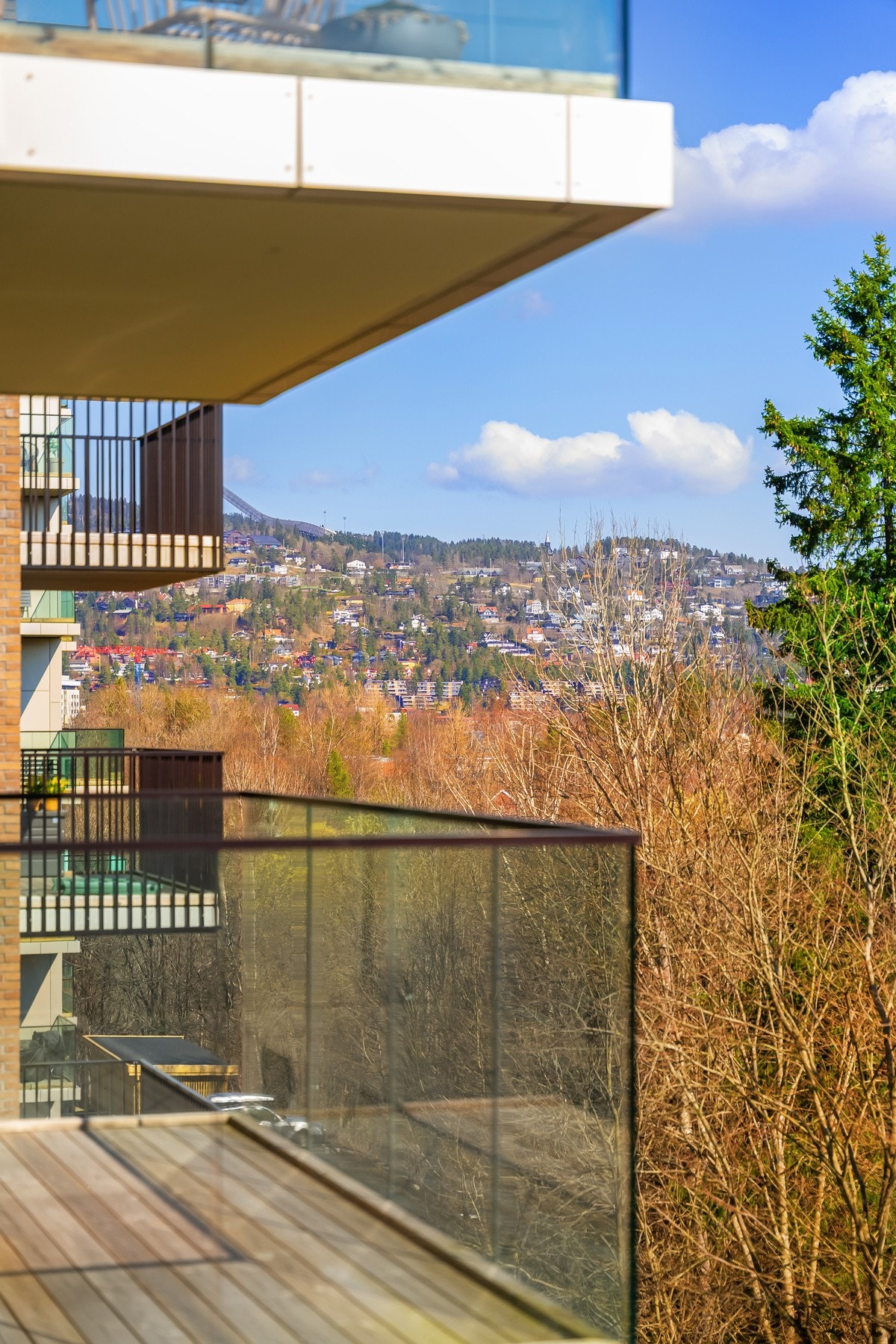 Utsikt mot Holmenkollen. Galleribilde
