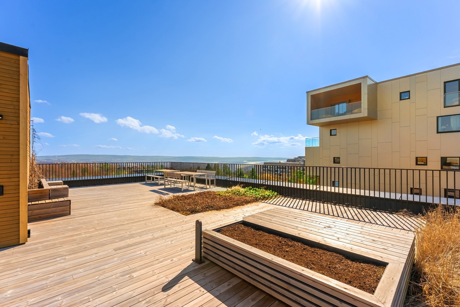Sameiet har også felles takterrasser med gode solforhold og fantastisk utsikt. Galleribilde