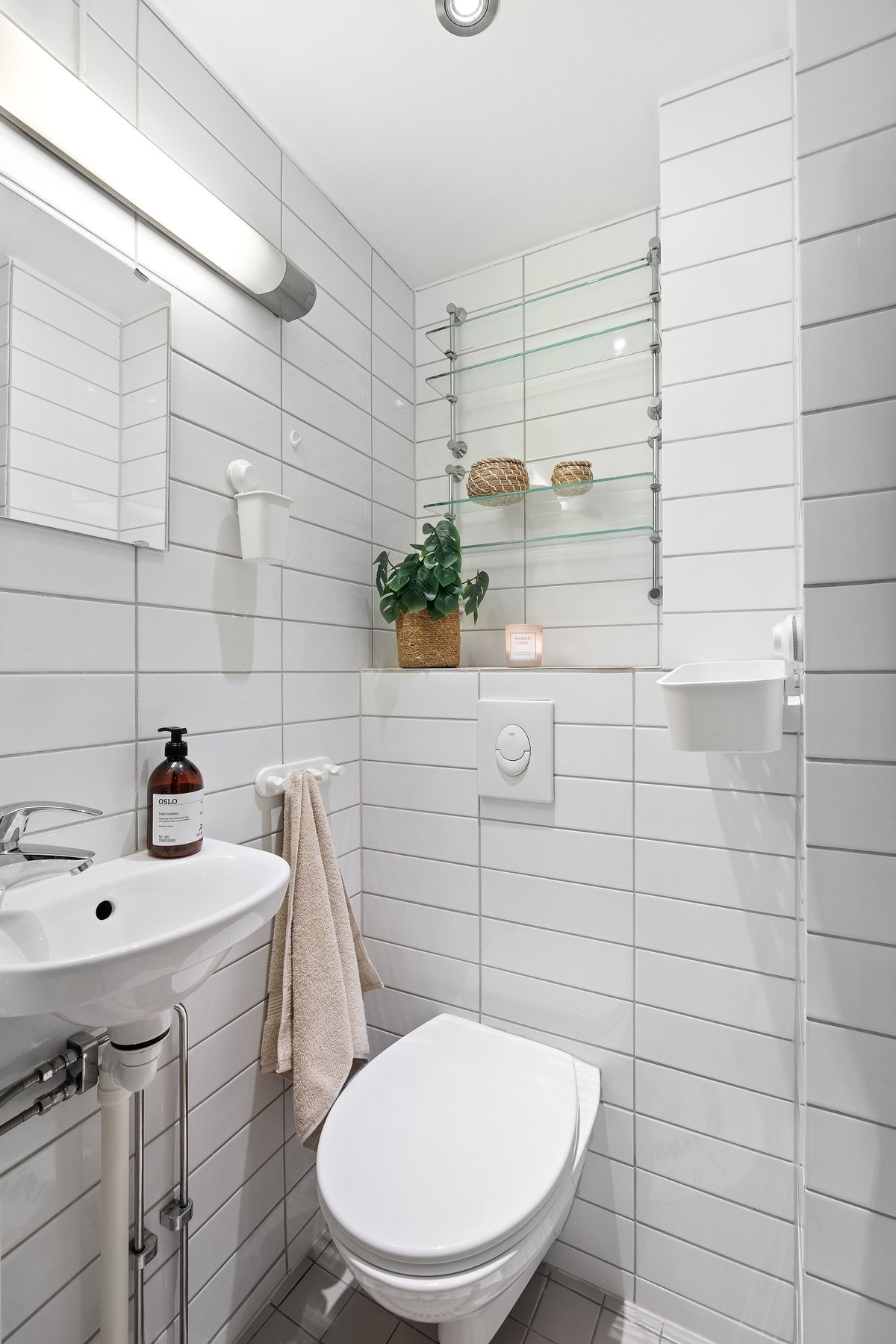 Baderommet er fra 2011. Badet har gulvvarme. Galleribilde