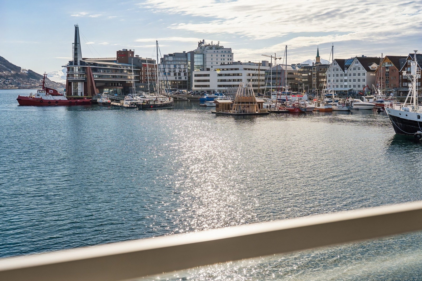 Også utsikt mot Tromsø sentrum. Galleribilde