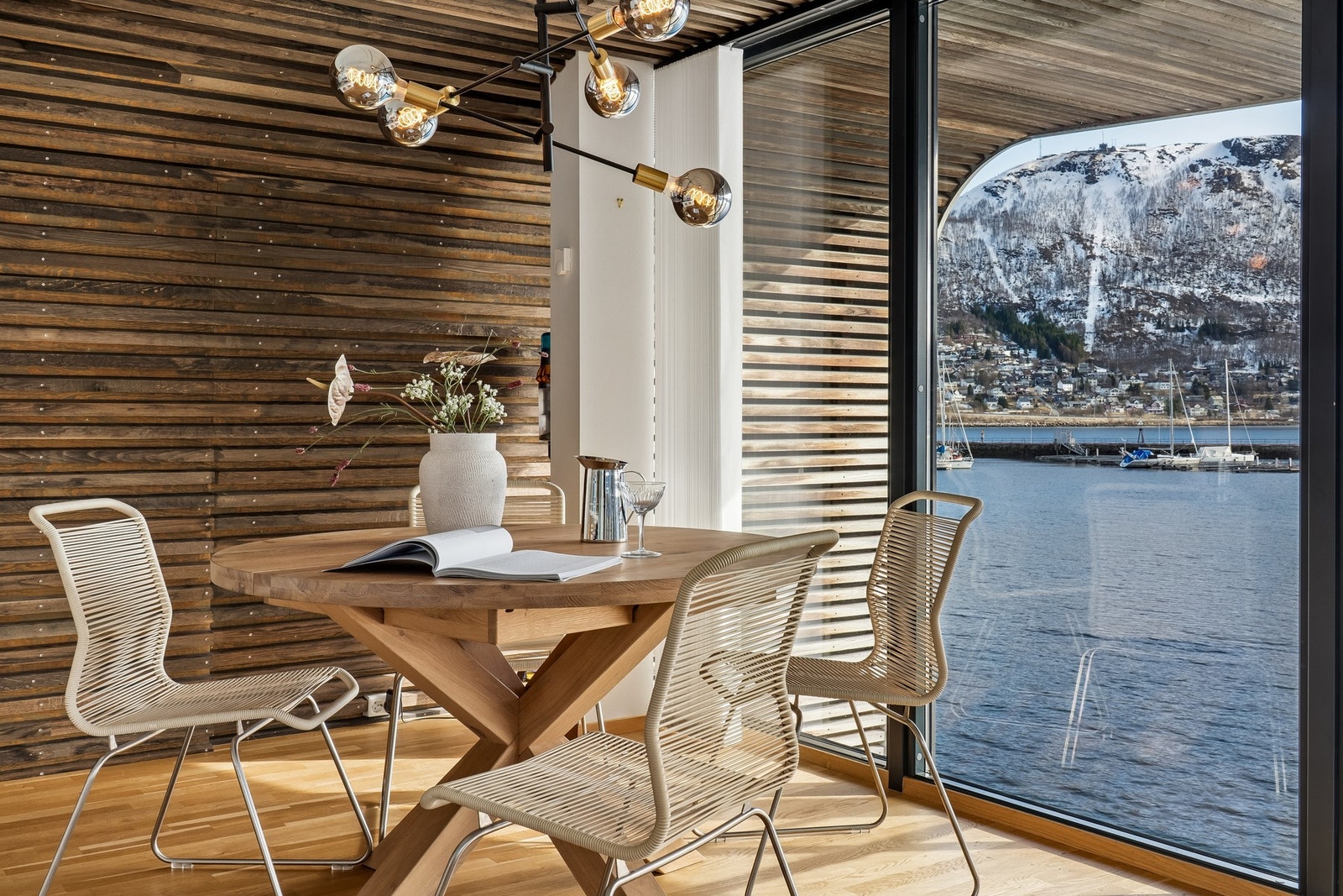 Stue og utsikt Galleribilde