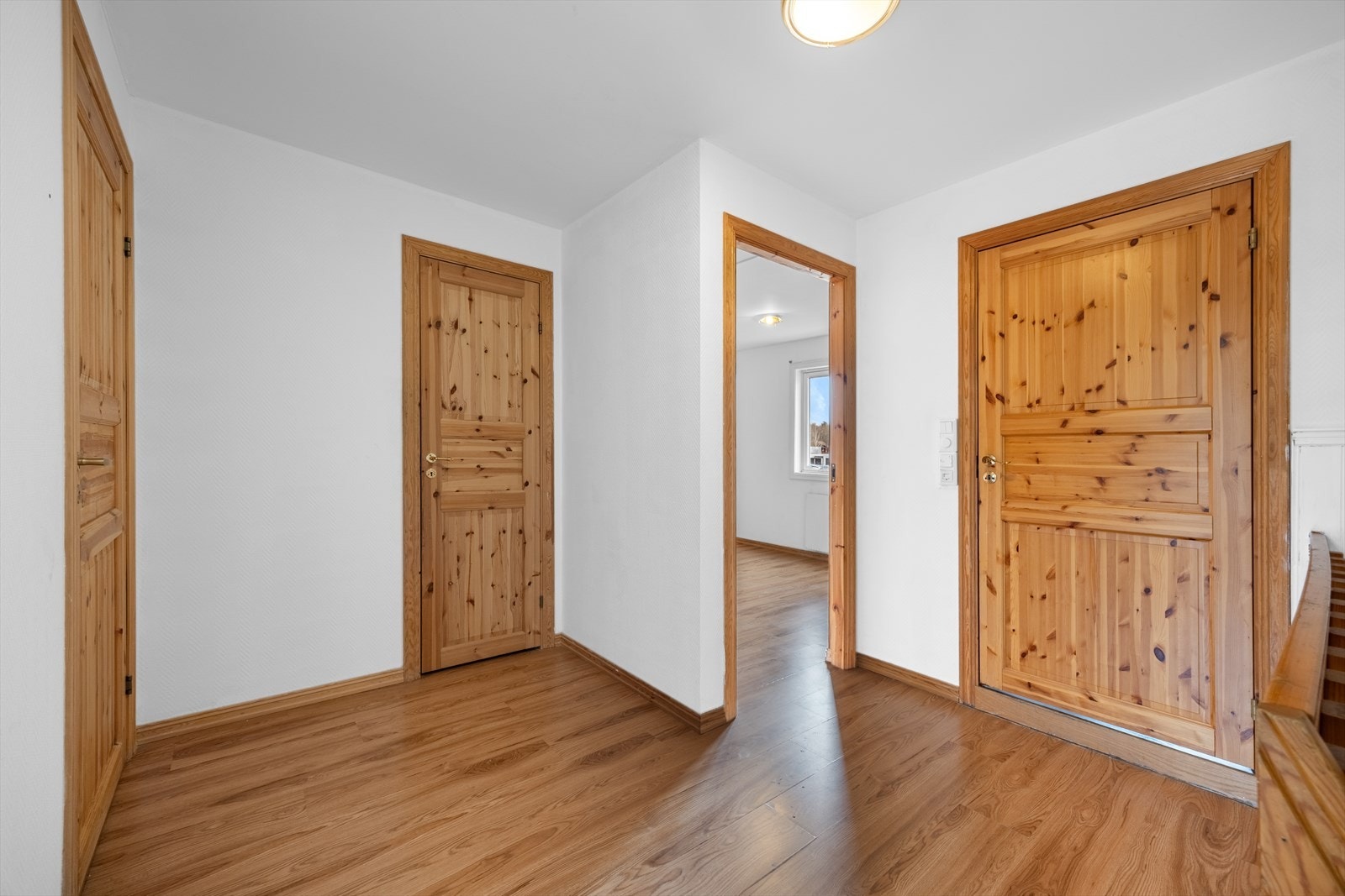 denne etasjen består av 3 soverom, baderom og bod. Galleribilde