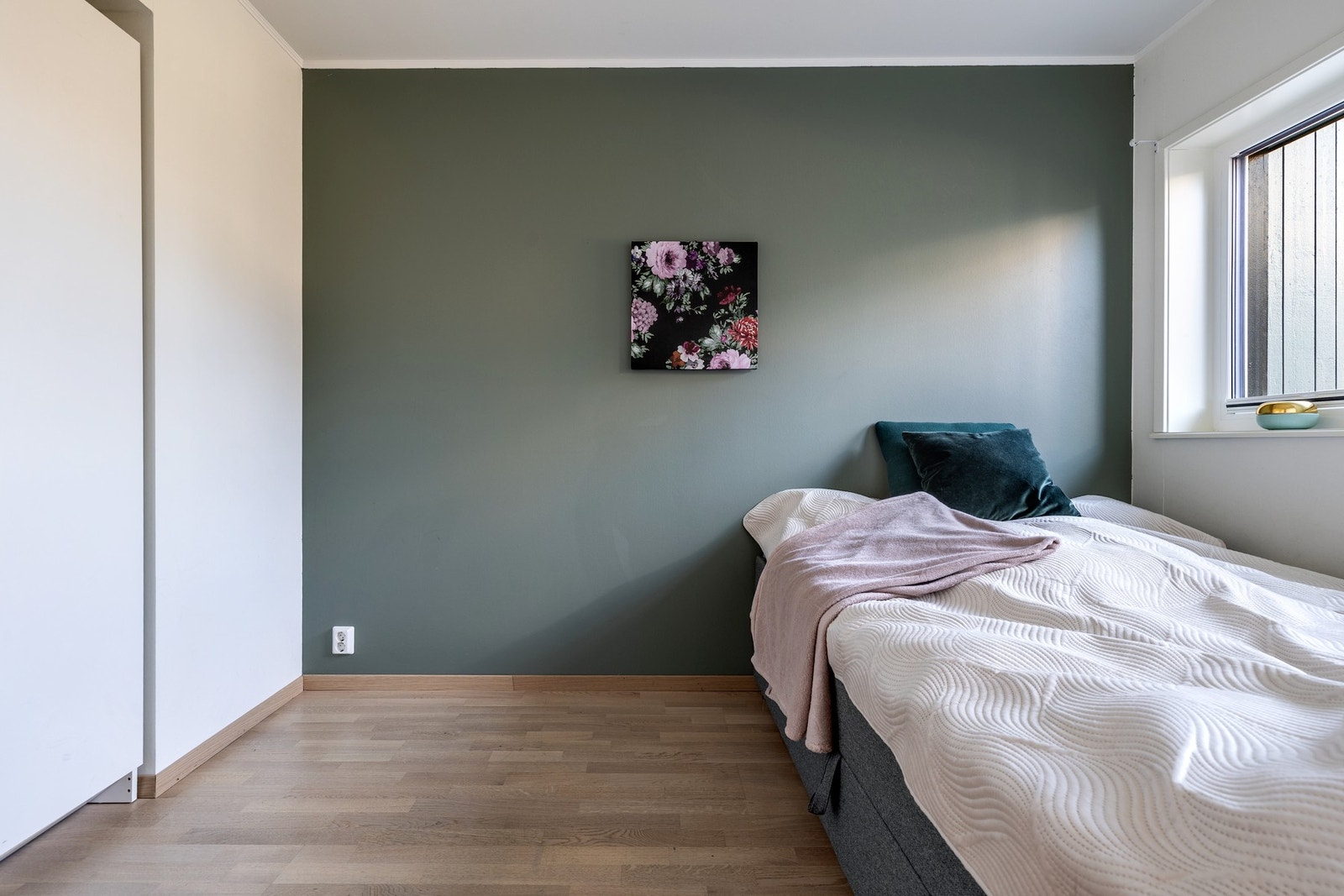 Det er ett soverom i første etasje. Galleribilde