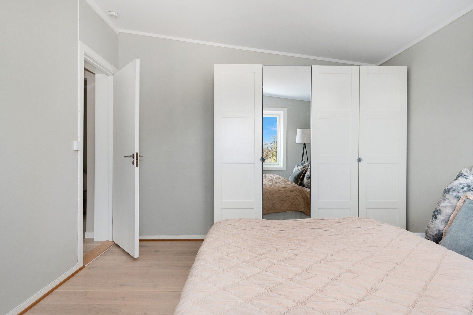 God plass til garderobe på sobverommet. Galleribilde