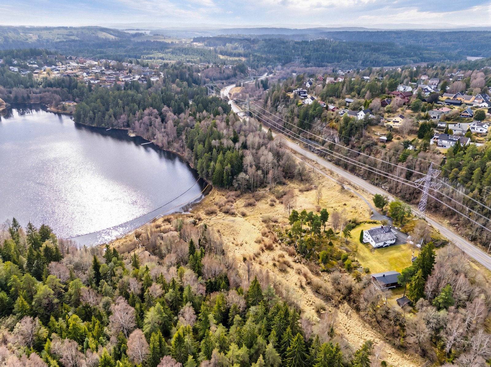 Tomtens utforming gir spennende steder til utforsking for små og firbeinte eventyrere. Galleribilde