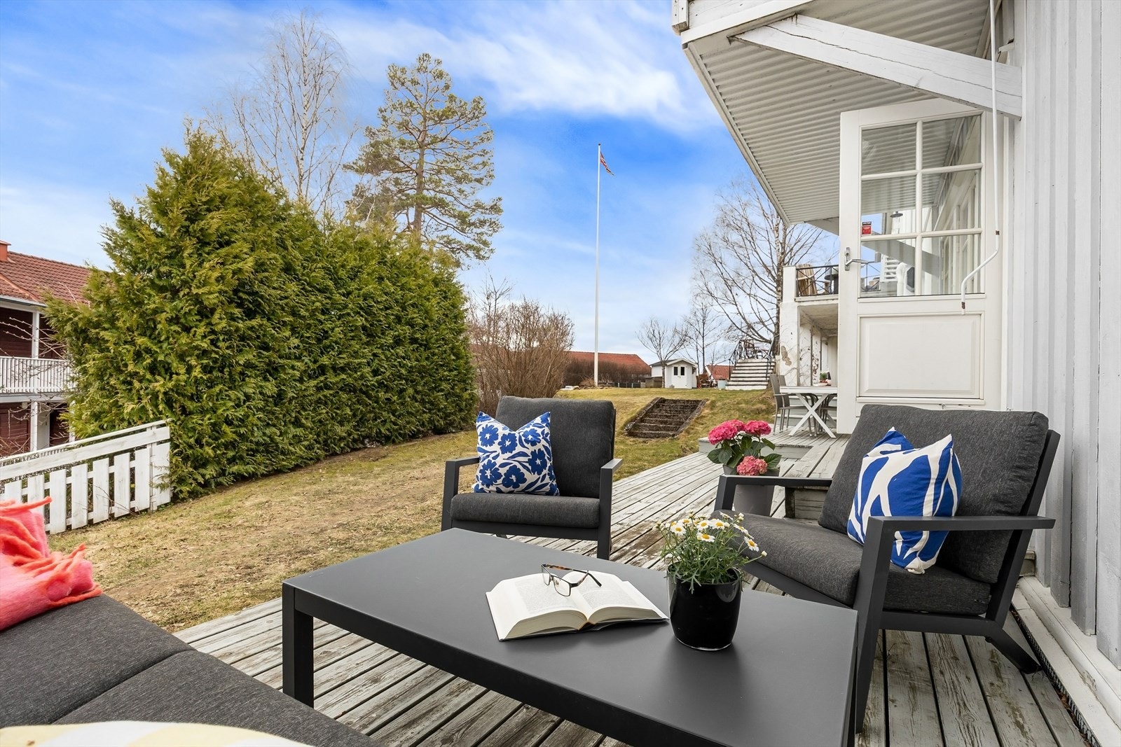 Sydvendt terrasse på hele 51 m². Galleribilde