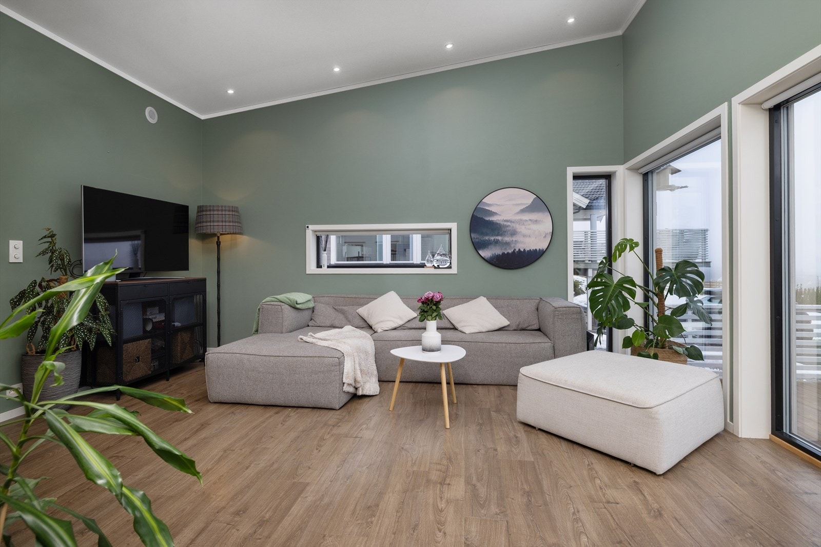 Boligen er utstyrt med balansert ventilasjon som sikrer et sunt og godt inneklima året rundt. Galleribilde