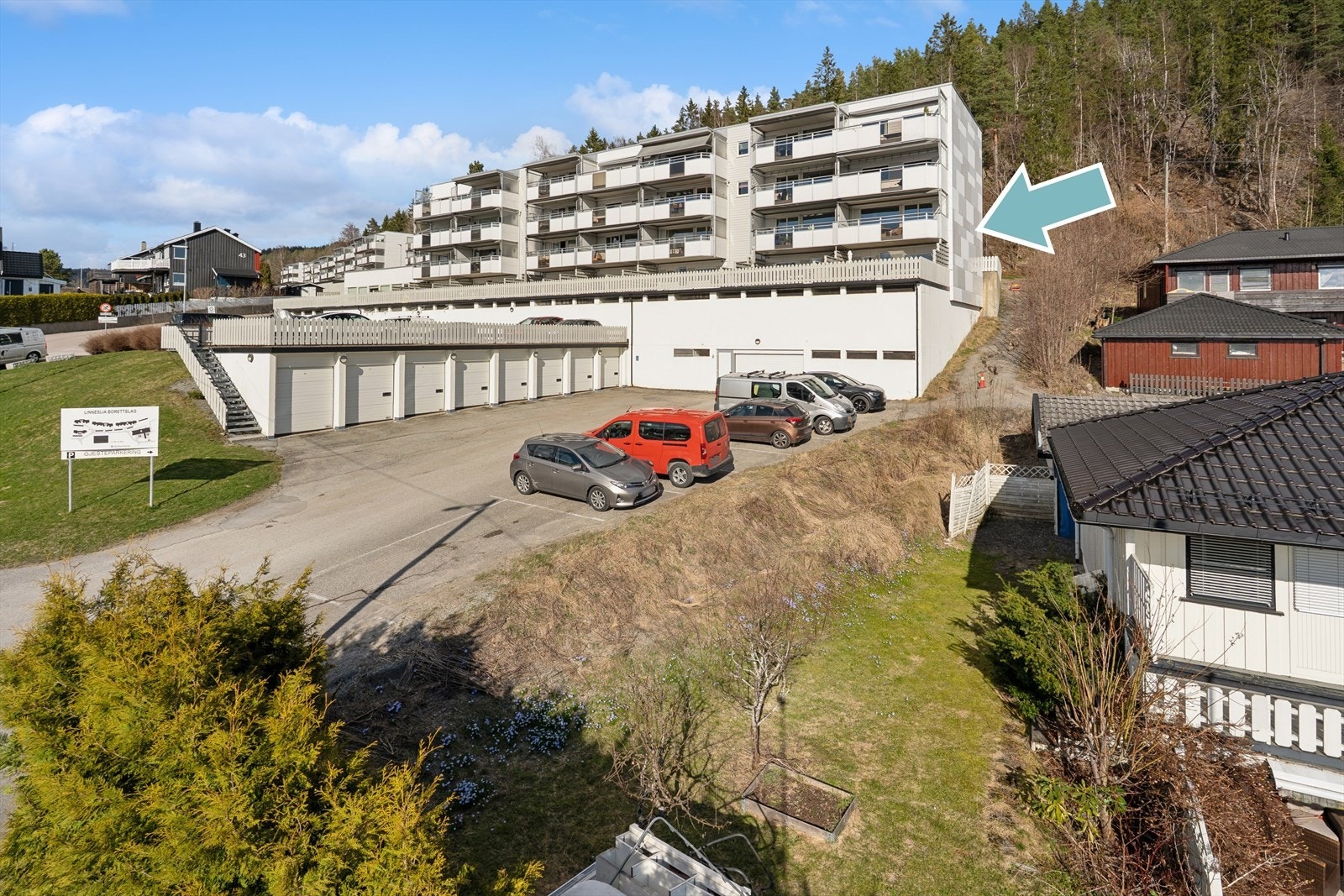 3-roms endeleilighet med arealer fordelt over to plan. Galleribilde