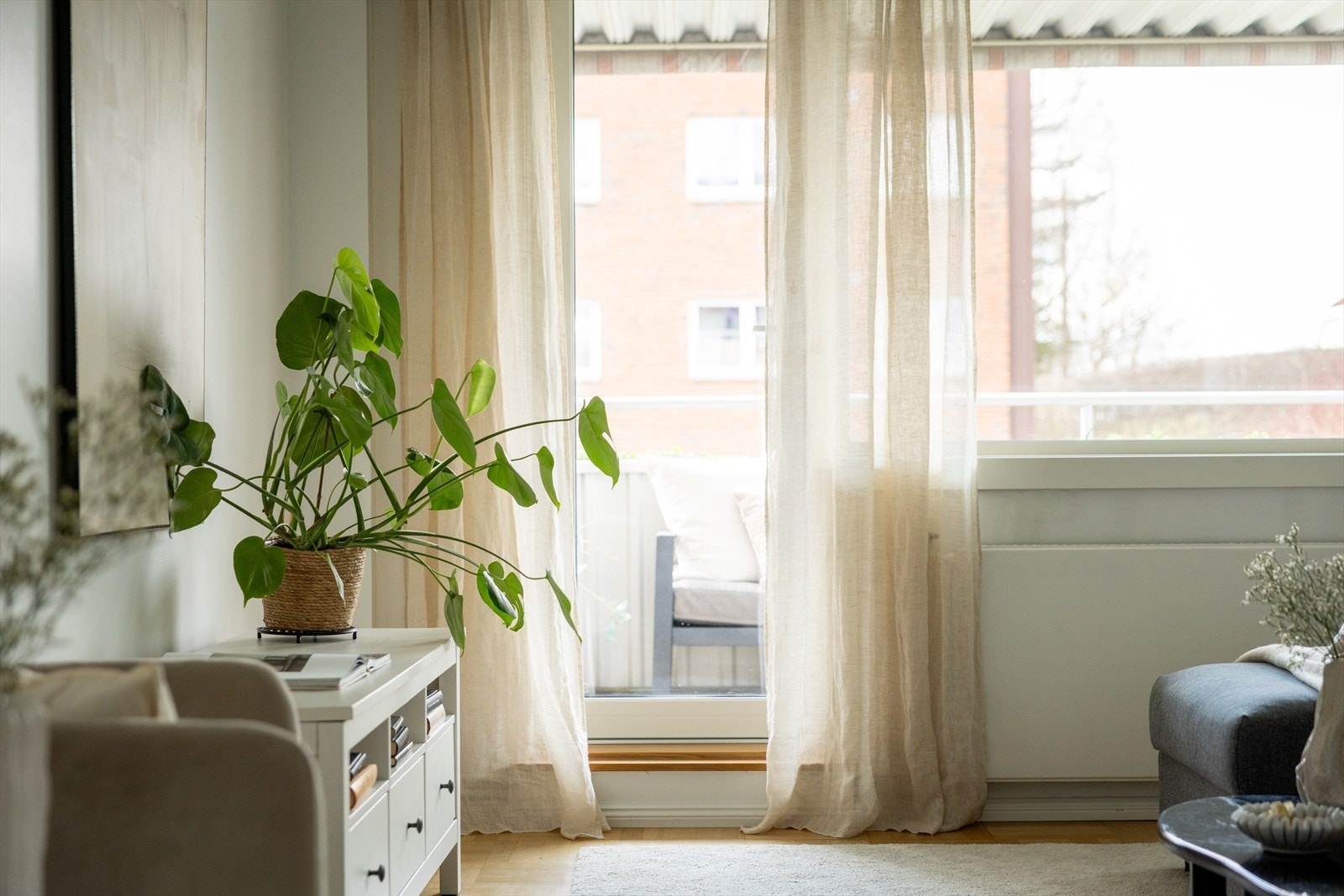 Fra stuen er det utgang til en herlig vestvendt balkong på 9 m². Galleribilde